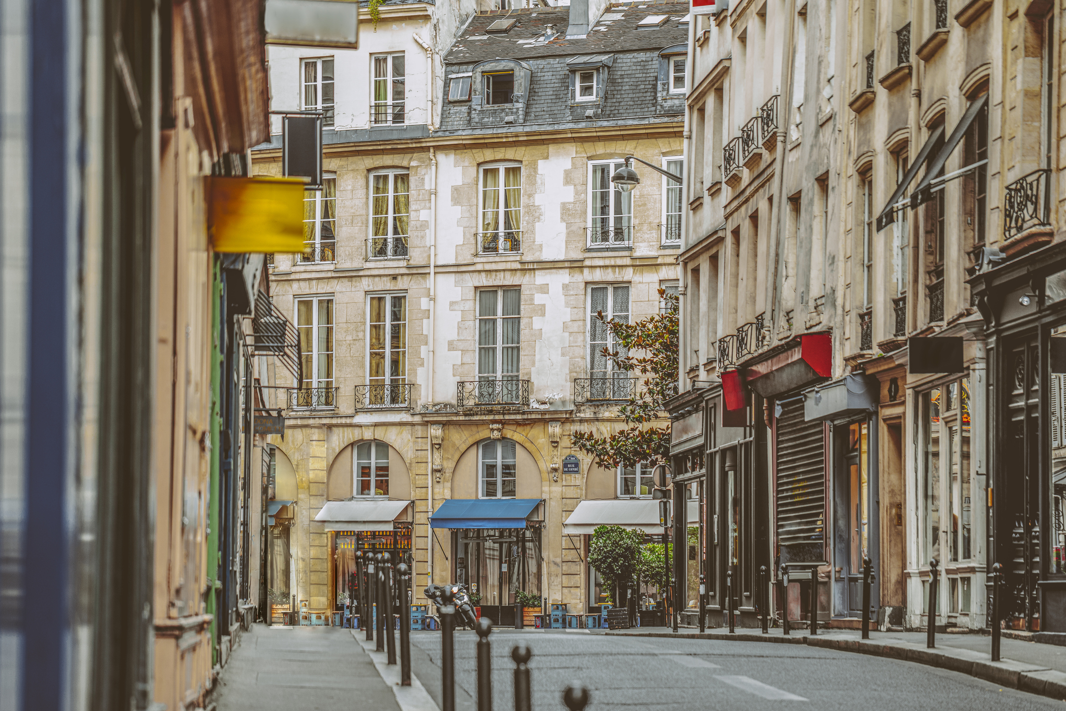 hôtel situé dans le quartier latin